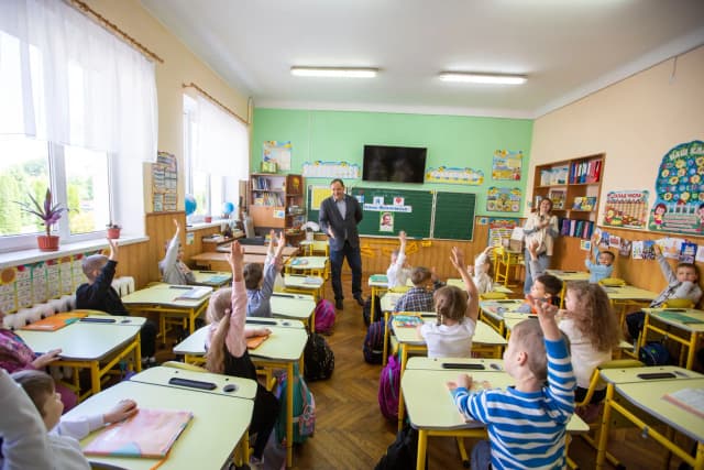 Міський голова Руслан Марцінків провів урок про місто для першокласників ліцею №15