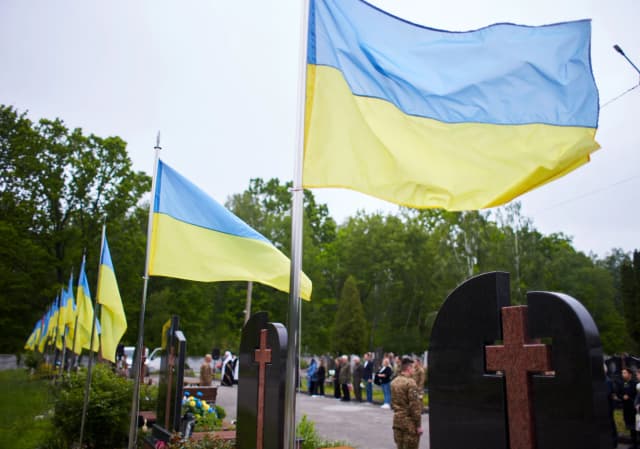 День Героїв: Івано-Франківськ вшанував Захисників України