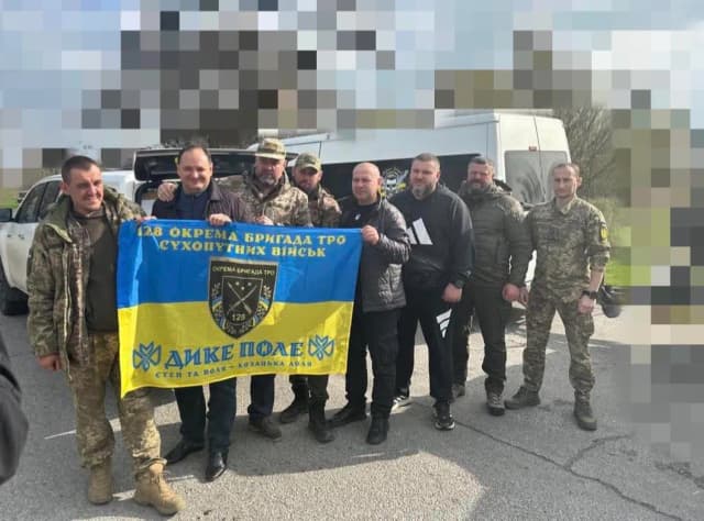 На схід - все частіше: Івано-Франківськ посилює підтримку фронту