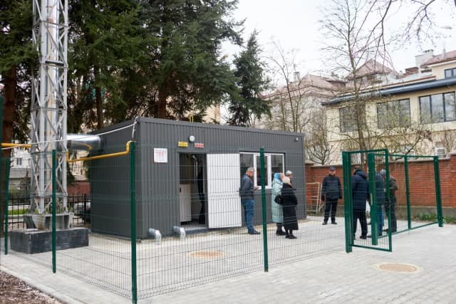 Щоб школярі були в теплі
