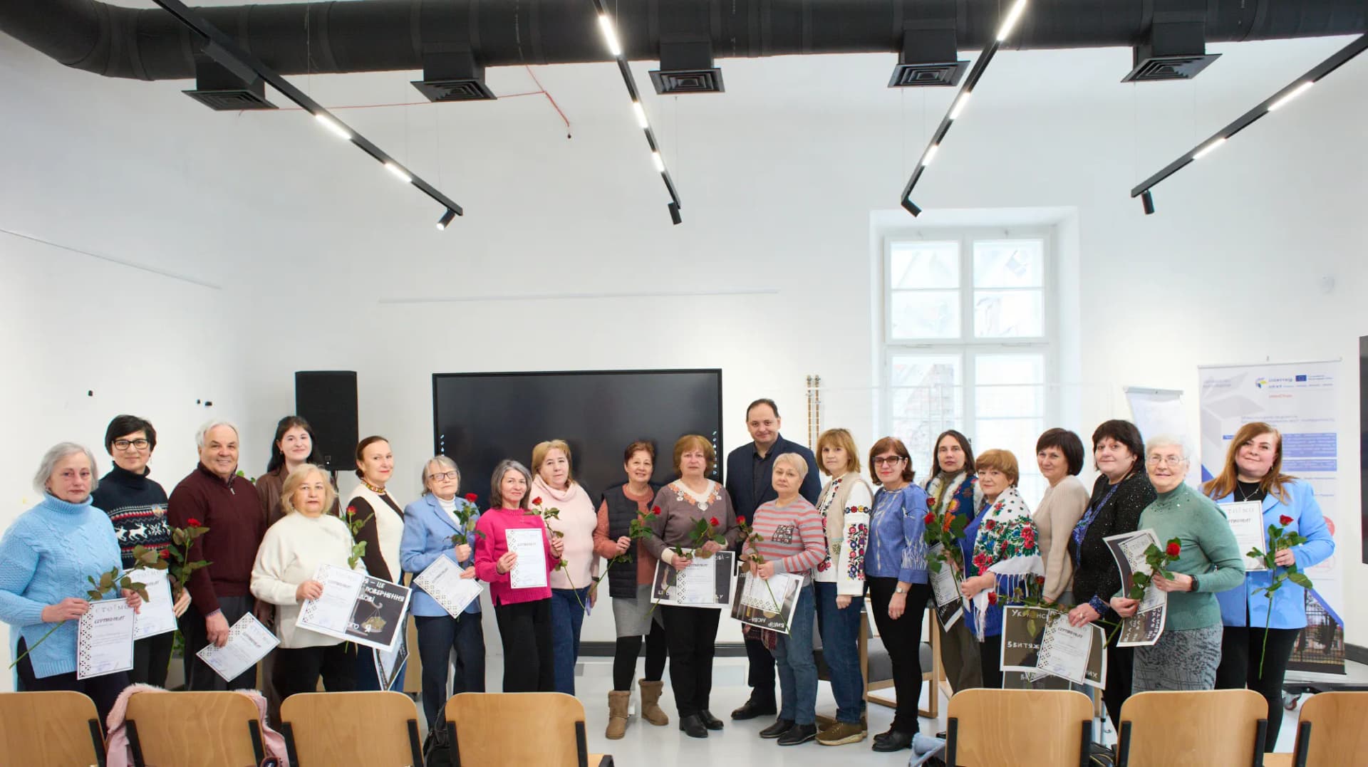 "Стоїмо" - безкоштовні курси української мови для всіх 