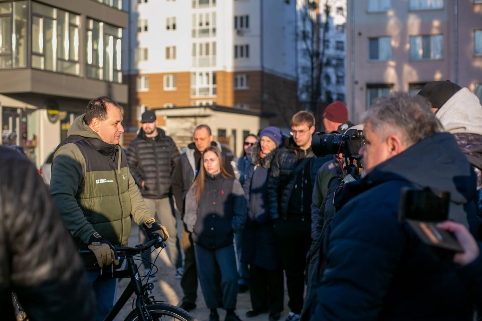 Ранкова інспекція на Пасічній: дороги після зими, новий міст і збереження зеленої зони