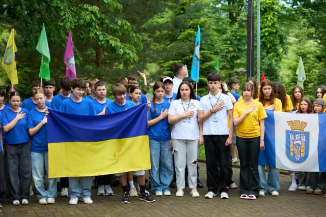Табірне літо стартувало: "Лімниця" зустріла першу зміну