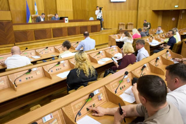 Підтримка військових, розвиток ветеранського спорту та освітні питання: головні підсумки чергової сесії міської ради
