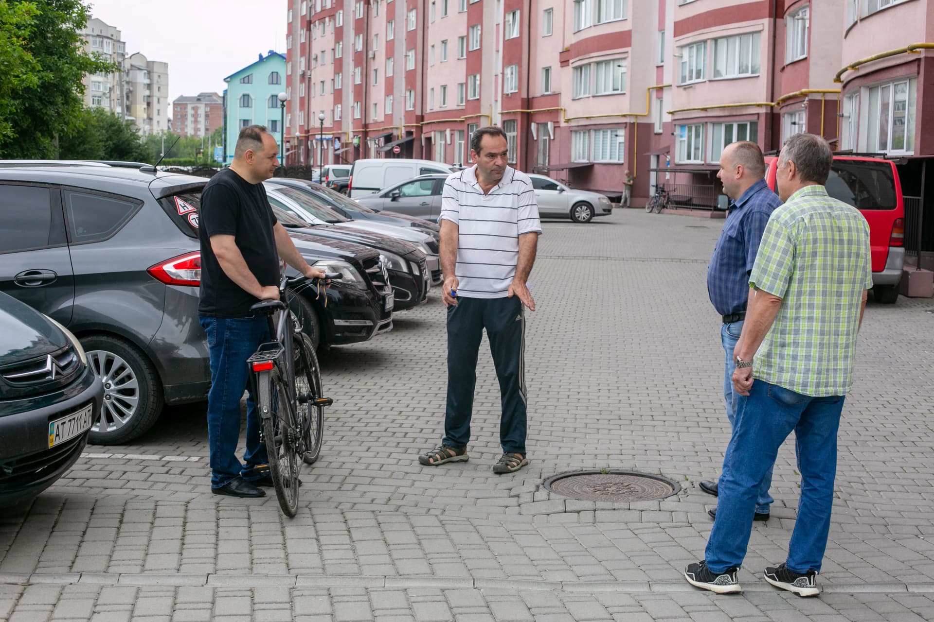 Не з кабінету видно краще: вівторковий об’їзд на Пасічній