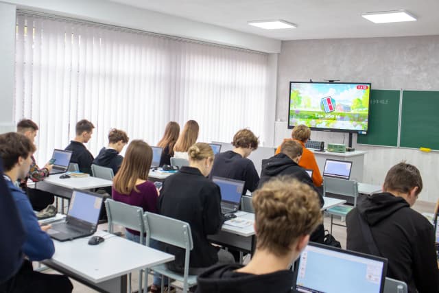 Місто підтримує преміями вчителів й талановиту молодь