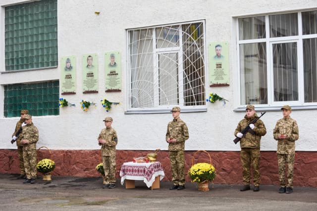Анотаційні дошки чотирьом полеглим Героям: Ліцей №1 вшанував захисників