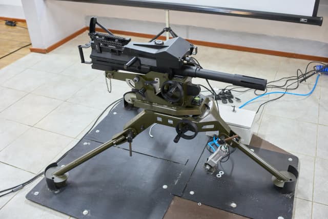 Місто передало інтерактивний тир для Нацгвардії