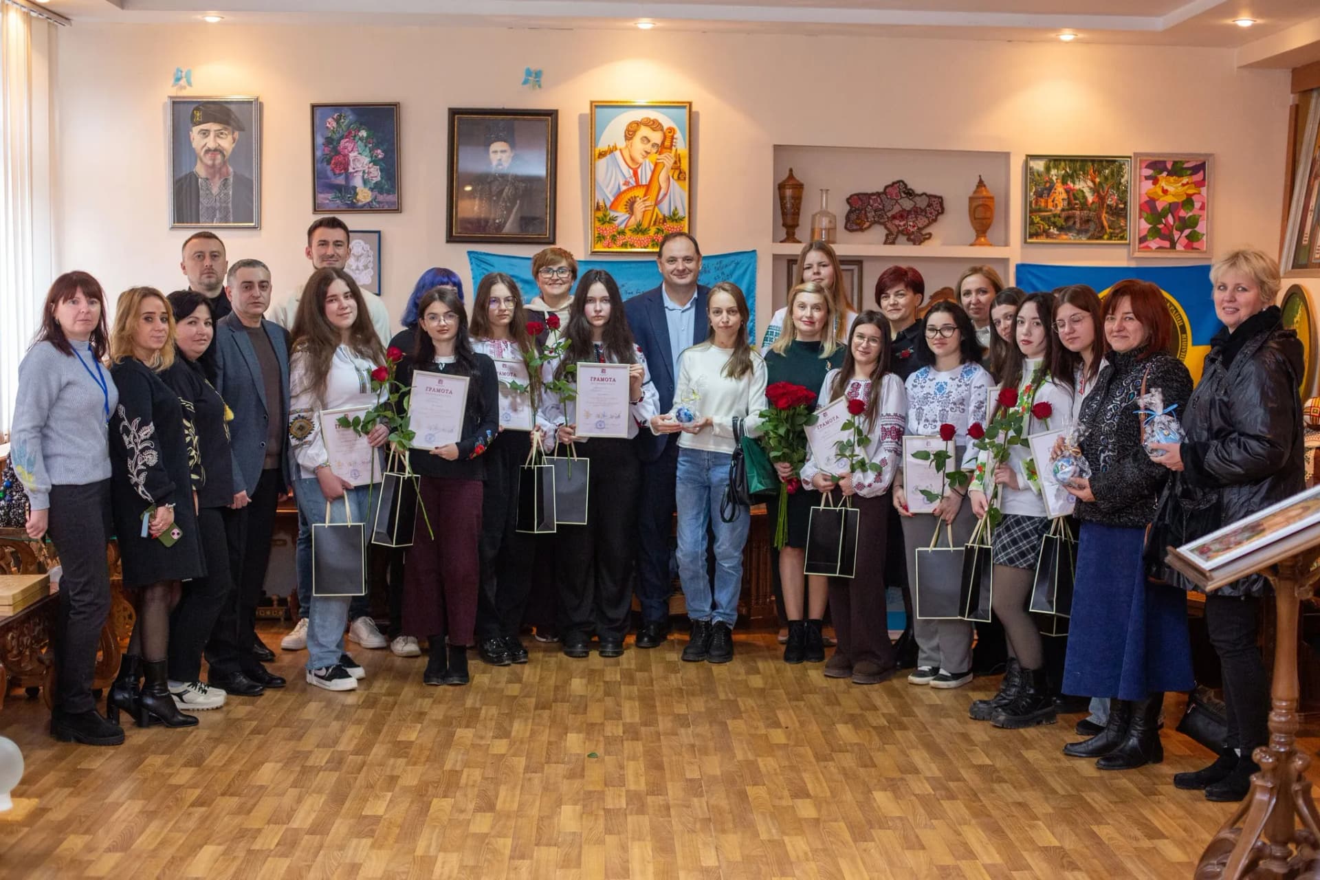 Конкурс краси і творчості: в училищі №3 змагались флористи та художники