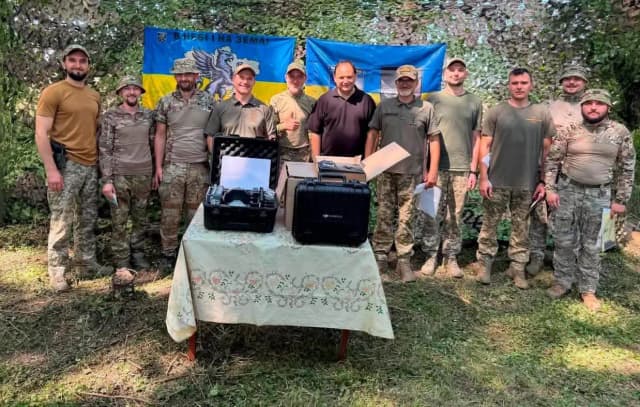 500 дронів, «Матрікси» та відзнаки: мер Франківська відвіз допомогу захисникам на передову